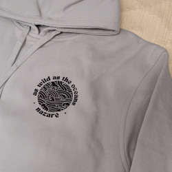 Hoodie Estampado "As Wild As The Oceans" Frente e Costas Hoodie Estampado "As Wild As The Oceans" Frente e Costas